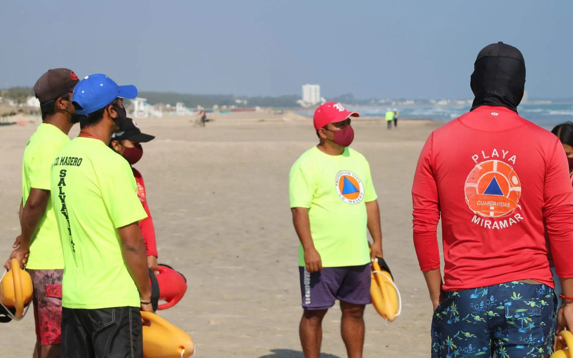 Broma moviliza a cuerpos de auxilio en playa Miramar 